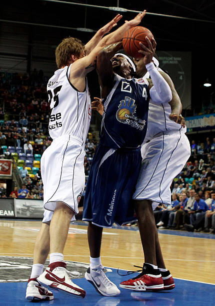 季揭幕战或 季揭幕战或