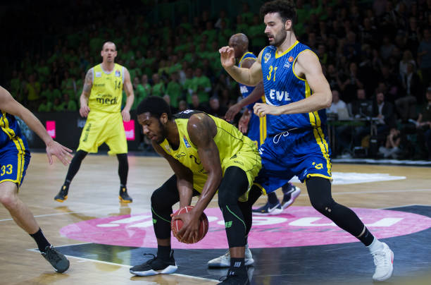 在季后赛的 在季后赛的