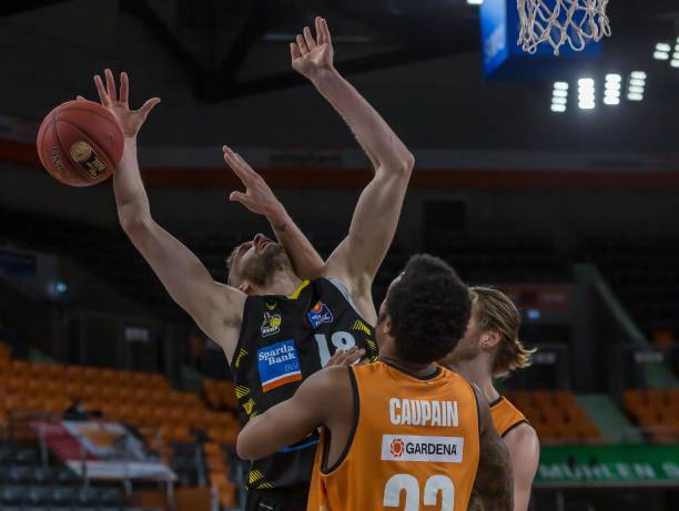 塞鸟虽然也 塞鸟虽然也